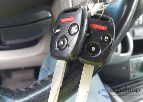 2010 Honda Pilot Touring z USA, uszkodzony, nr VIN 5FNYF4H98AB022133